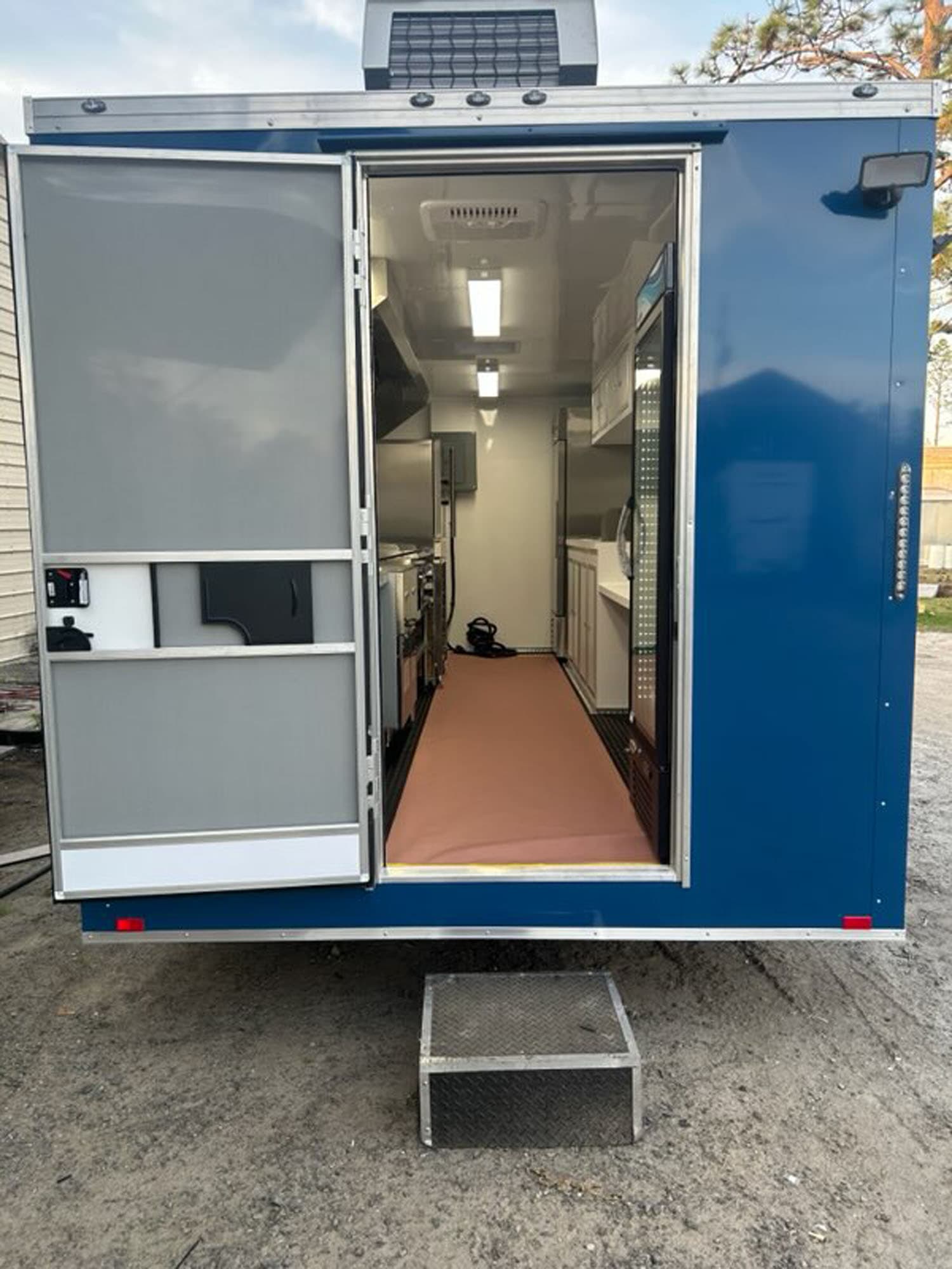 Completed Worldwide trailer build 108